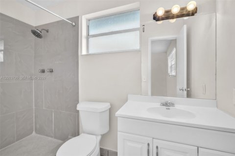 Casa en alquiler en Hollywood, Florida, 3 dormitorios, 134.71 m2 № 2071258 - foto 11