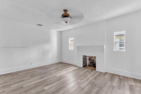 Propiedad comercial en venta en Hollywood, Florida № 2015213 - foto 20