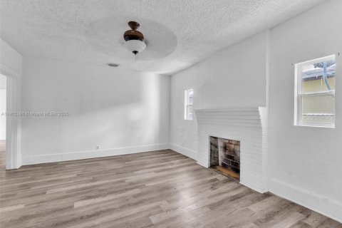 Propiedad comercial en venta en Hollywood, Florida № 2015213 - foto 18