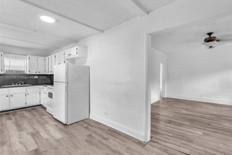 Propiedad comercial en venta en Hollywood, Florida № 2015213 - foto 27