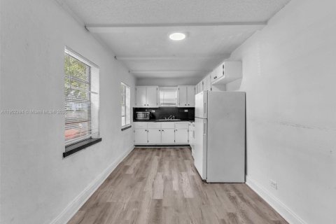 Propiedad comercial en venta en Hollywood, Florida № 2015213 - foto 28