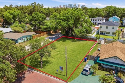 House in Tampa, Florida 5 bedrooms, 320.51 sq.m. № 2431088 - photo 3