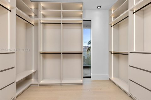Villa ou maison à vendre à Fort Lauderdale, Floride: 4 chambres № 2412892 - photo 24