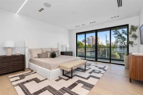 Villa ou maison à vendre à Fort Lauderdale, Floride: 4 chambres № 2412892 - photo 6