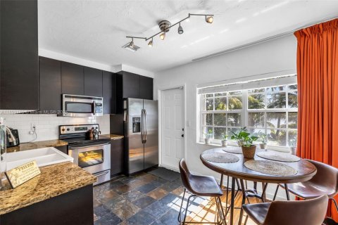 Casa en venta en North Miami Beach, Florida, 3 dormitorios, 77.11 m2 № 1951077 - foto 13