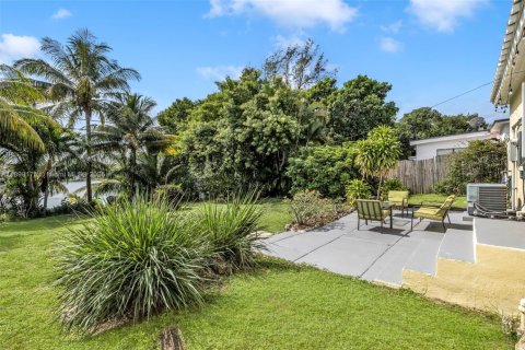Casa en venta en North Miami Beach, Florida, 3 dormitorios, 77.11 m2 № 1951077 - foto 26