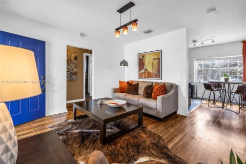 Casa en venta en North Miami Beach, Florida, 3 dormitorios, 77.11 m2 № 1951077 - foto 12