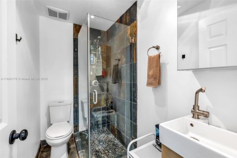 Casa en venta en North Miami Beach, Florida, 3 dormitorios, 77.11 m2 № 1951077 - foto 19