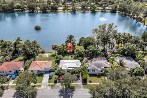Casa en venta en North Miami Beach, Florida, 3 dormitorios, 77.11 m2 № 1951077 - foto 2