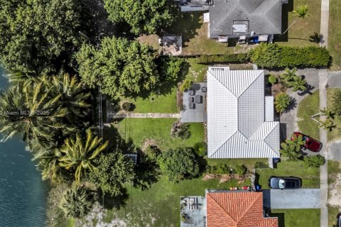 Casa en venta en North Miami Beach, Florida, 3 dormitorios, 77.11 m2 № 1951077 - foto 4