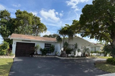 House in Margate, Florida 3 bedrooms, 162.95 sq.m. № 1986681 - photo 4