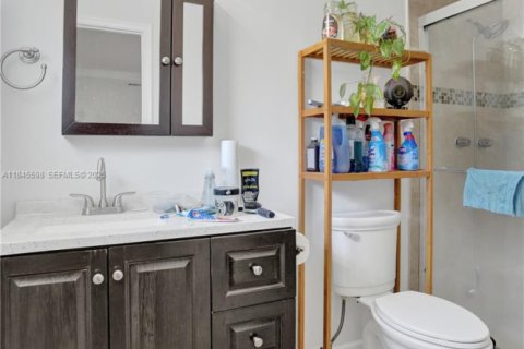 House in Margate, Florida 3 bedrooms, 162.95 sq.m. № 1986681 - photo 15