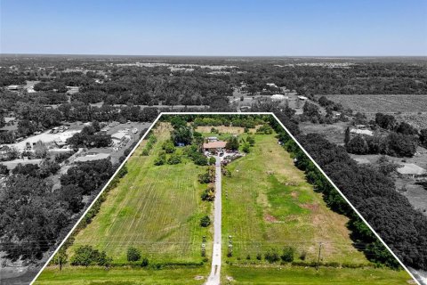 House in Bradenton, Florida 3 bedrooms, 144.93 sq.m. № 1631658 - photo 2