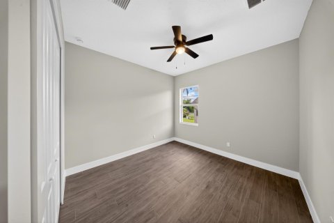 House in Port St. Lucie, Florida 4 bedrooms, 213.68 sq.m. № 2265435 - photo 26