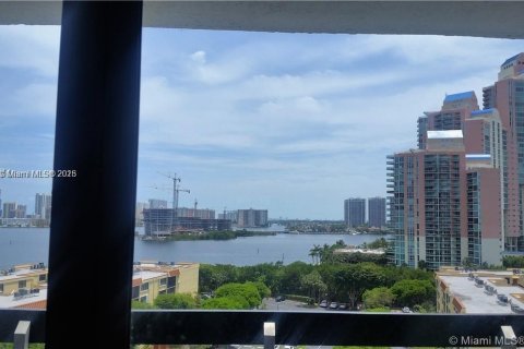 Copropriété à vendre à Aventura, Floride: 2 chambres, 109.72 m2 № 1981764 - photo 6