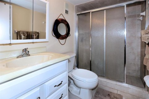 Condo in New Smyrna Beach, Florida, 2 bedrooms  № 2108430 - photo 3