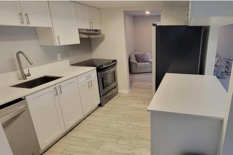 Condo in Port Charlotte, Florida, 2 bedrooms  № 2229929 - photo 10