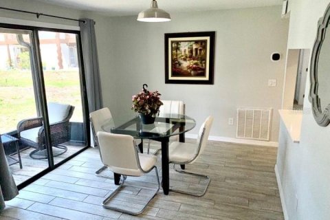 Condo in Port Charlotte, Florida, 2 bedrooms  № 2229929 - photo 8