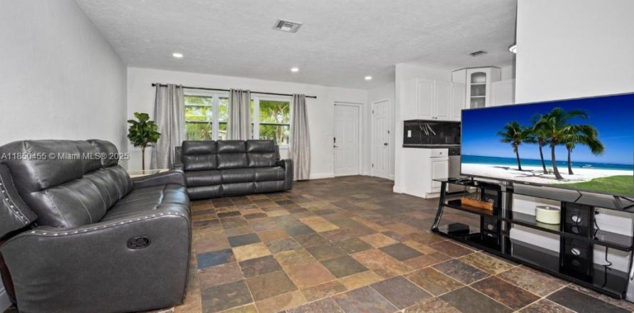 Casa en Fort Lauderdale, Florida 3 dormitorios, 116.31 m2 № 1856868