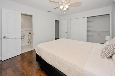 Casa en alquiler en Fort Lauderdale, Florida, 3 dormitorios, 116.31 m2 № 1856868 - foto 2