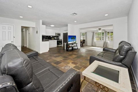 Casa en alquiler en Fort Lauderdale, Florida, 3 dormitorios, 116.31 m2 № 1856868 - foto 19