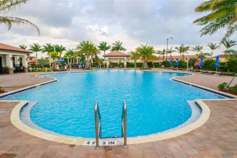 Снять в аренду виллу или дом в Хомстед, Флорида 3 спальни, 151.62м2, № 2044991 - фото 14