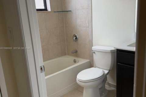 Снять в аренду виллу или дом в Хомстед, Флорида 3 спальни, 151.62м2, № 2044991 - фото 26