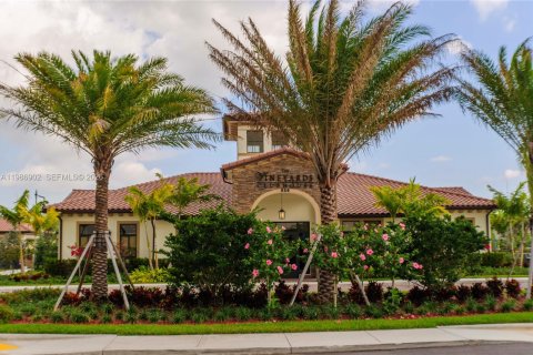 Снять в аренду виллу или дом в Хомстед, Флорида 3 спальни, 151.62м2, № 2044991 - фото 10