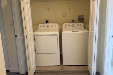 Снять в аренду виллу или дом в Хомстед, Флорида 3 спальни, 151.62м2, № 2044991 - фото 27