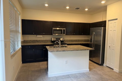 Снять в аренду виллу или дом в Хомстед, Флорида 3 спальни, 151.62м2, № 2044991 - фото 20