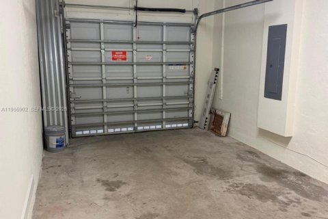 Снять в аренду виллу или дом в Хомстед, Флорида 3 спальни, 151.62м2, № 2044991 - фото 22