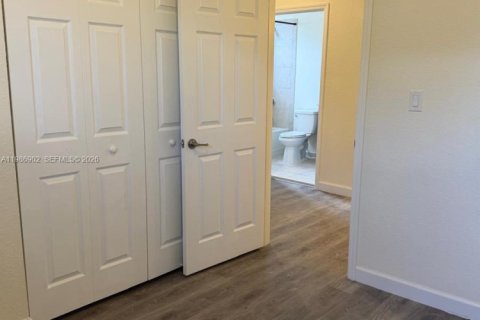 Снять в аренду виллу или дом в Хомстед, Флорида 3 спальни, 151.62м2, № 2044991 - фото 29