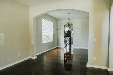 House in Tampa, Florida 5 bedrooms, 338.35 sq.m. № 1885556 - photo 2