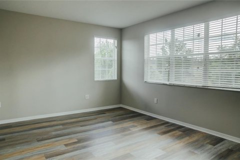 House in Tampa, Florida 5 bedrooms, 338.35 sq.m. № 1885556 - photo 14