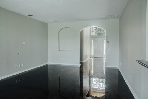 House in Tampa, Florida 5 bedrooms, 338.35 sq.m. № 1885556 - photo 4