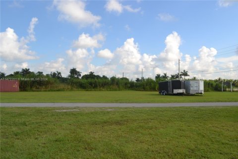 Купить коммерческую недвижимость в Майами, Флорида № 1859581 - фото 27