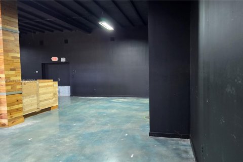 Купить коммерческую недвижимость в Майами, Флорида № 1859581 - фото 8