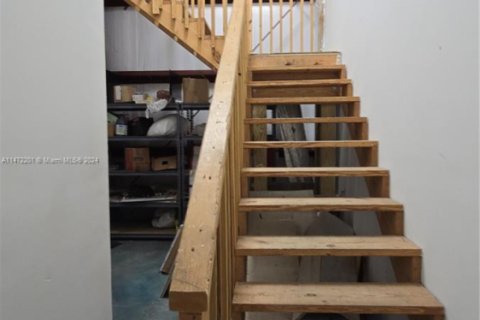 Купить коммерческую недвижимость в Майами, Флорида № 1859581 - фото 20