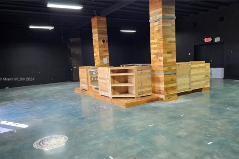 Купить коммерческую недвижимость в Майами, Флорида № 1859581 - фото 7