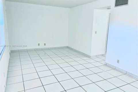 Condominio en venta en Hollywood, Florida, 2 dormitorios, 60.39 m2 № 2033499 - foto 5
