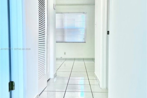 Condominio en venta en Hollywood, Florida, 2 dormitorios, 60.39 m2 № 2033499 - foto 20