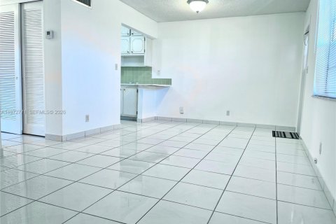 Condominio en venta en Hollywood, Florida, 2 dormitorios, 60.39 m2 № 2033499 - foto 8