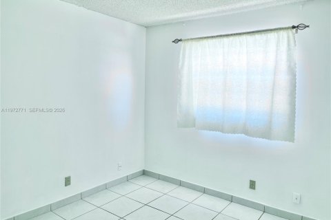 Condominio en venta en Hollywood, Florida, 2 dormitorios, 60.39 m2 № 2033499 - foto 15