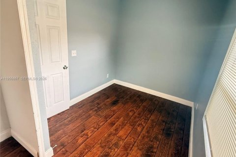 Casa en venta en Clermont, Florida, 2 dormitorios № 2010762 - foto 16