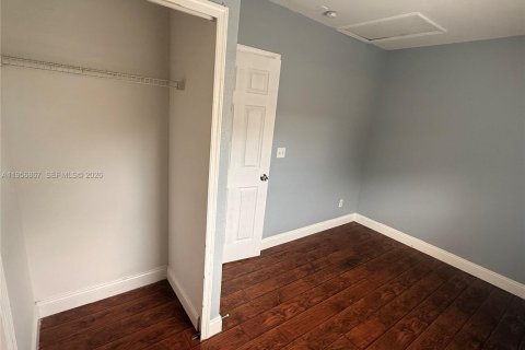 Casa en venta en Clermont, Florida, 2 dormitorios № 2010762 - foto 19