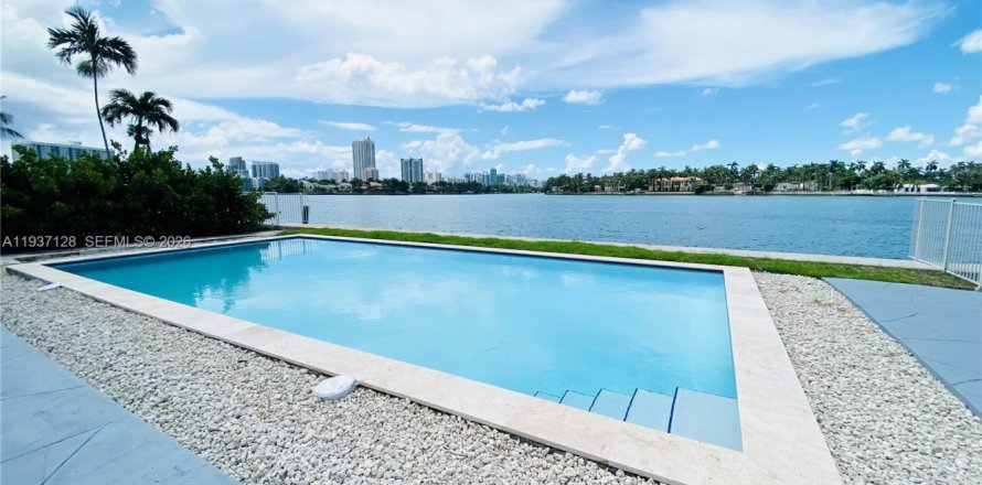 Appartement à Miami Beach, Floride 1 chambre, 83.61 m2 № 1995042