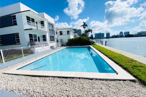 Appartement à louer à Miami Beach, Floride: 1 chambre, 83.61 m2 № 1995042 - photo 21