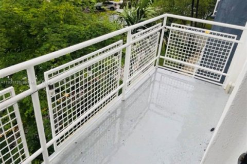 Appartement à louer à Miami Beach, Floride: 1 chambre, 83.61 m2 № 1995042 - photo 2