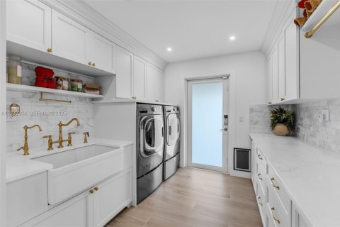 House in Homestead, Florida 4 bedrooms, 255.57 sq.m. № 1990839 - photo 24