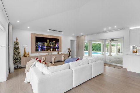 House in Homestead, Florida 4 bedrooms, 255.57 sq.m. № 1990839 - photo 5